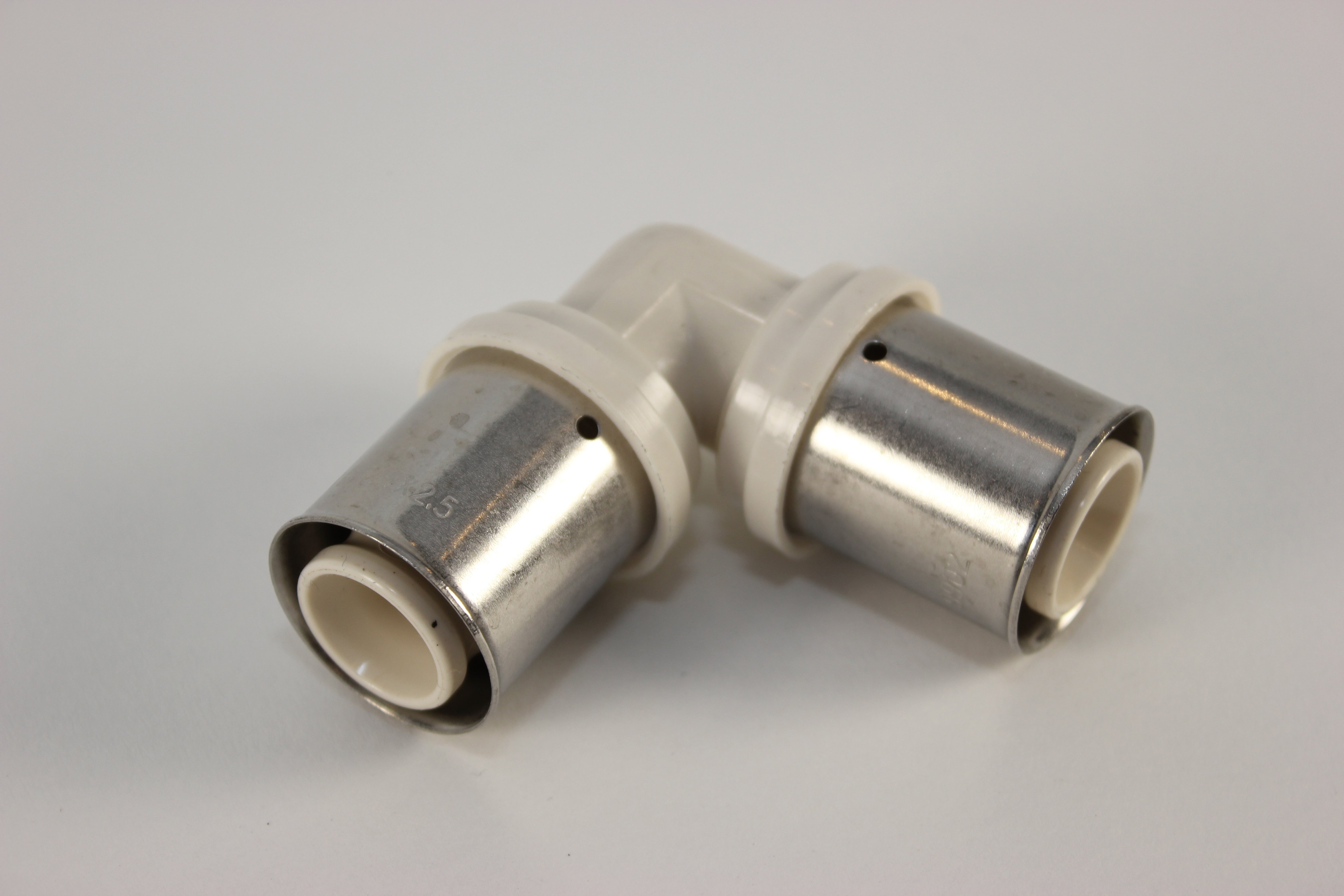 Maincor Composite Press 90 deg Elbow 32mm x 32mm